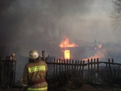 В Новокузнецке в пожаре погибли женщина и ребенок