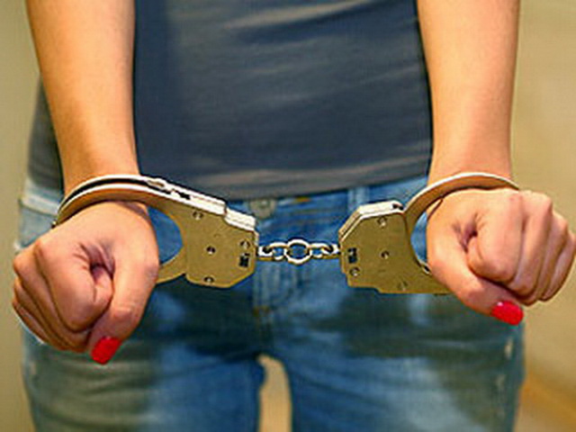 В Новокузнецке сотрудники патрульно-постовой службы полиции задержали наркосбытчицу