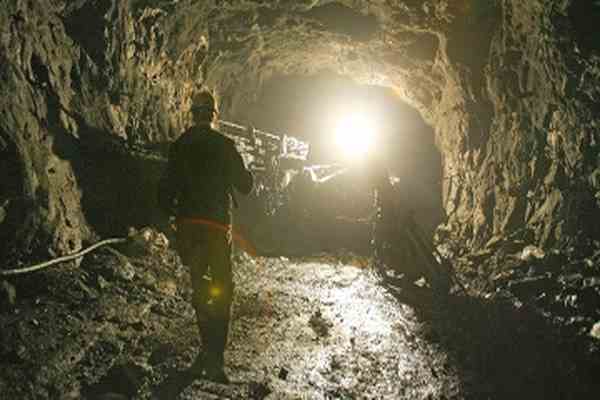 Спасатели в Кемеровской области эвакуируют рабочих шахт «Октябрьская» и «Полысаевская»
