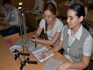 Выпускник прокопьевской школы №14 подарил родному учреждению современный кабинет физики