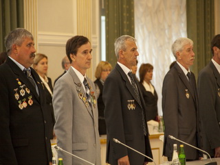 Губернатор А.Г.Тулеев вручил высокие награды 20 кузбасским горнякам за вклад в развитие отрасли