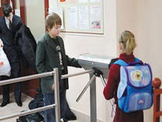 В Березовском проверили обеспечение безопасности учащихся в образовательных учреждениях города 