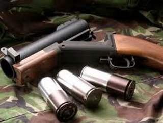 Кузбассовец поймал на удочку мешок с оружием
