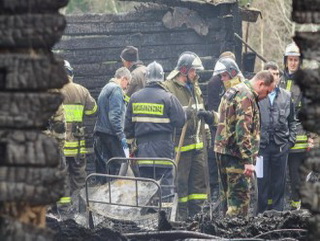 В Кузбассе огонь унес жизни мужчины и двух его дочерей.