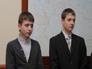 А.Г.Тулеев вручил награды за задержание опасного преступника