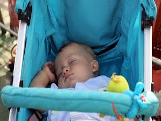 В Кузбассе ребенок погиб, запутавшись в ремнях коляски