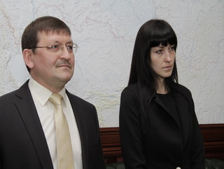 Аман Тулеев наградил кузбассовцев за помощь вынужденным переселенцам с Украины