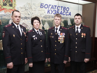 Аман Тулеев отметил областными наградами сотрудников правоохранительных органов 