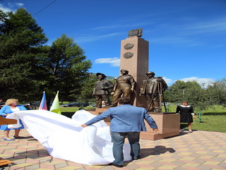 В Прокопьевске установлена скульптурная композиция «Строителям Кузбасса»