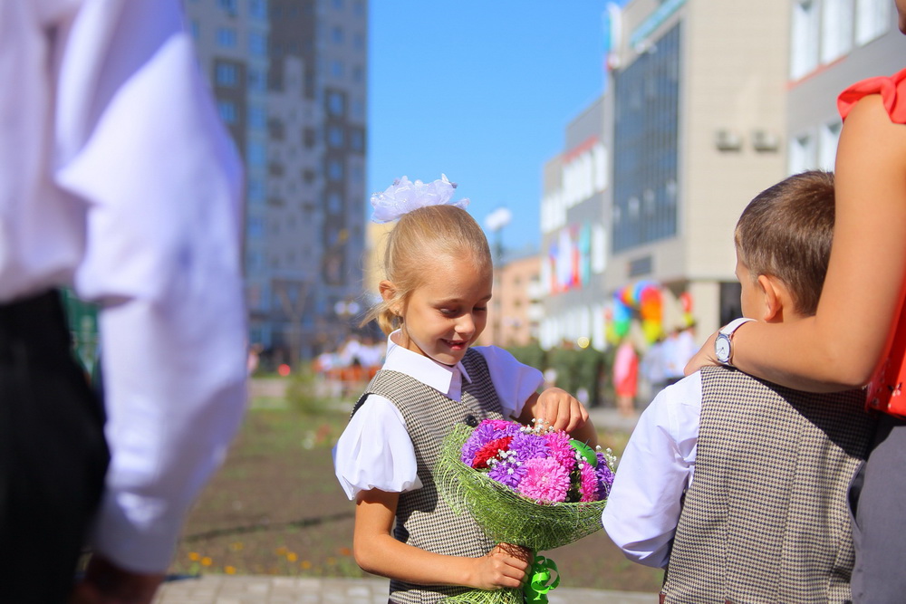 В День знаний в Кузбассе торжествено сдали две новые цифровые школы