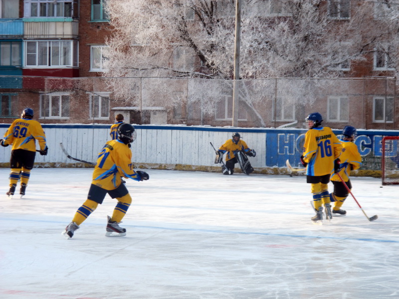 В Мариинском районе открылся хоккейный сезон