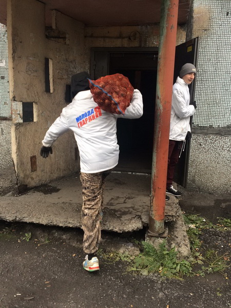В Прокопьевске начали выдавать благотворительные овощные наборы