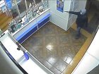 В Междуреченске злоумышленник совершал разбойные нападения с детским пистолетом