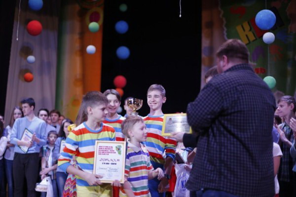 Победителем областного фестиваля школьных команд КВН стала прокопьевская команда «Эффект бабочки»