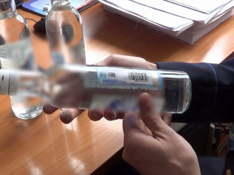 Полицейские Кемеровской области пресекли канал поставки фальсифицированного алкоголя