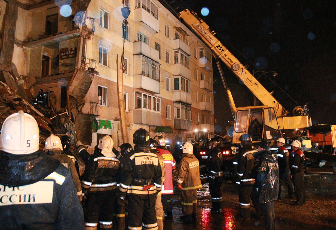 Спасатели нашли второго погибшего под завалами в Междуреченске