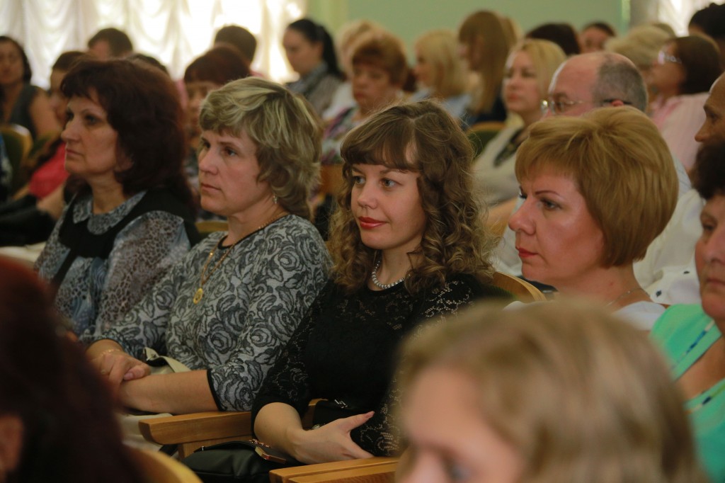 Прием работников текстильной и легкой промышленности прошел в Кемерове в канун профессионального праздника