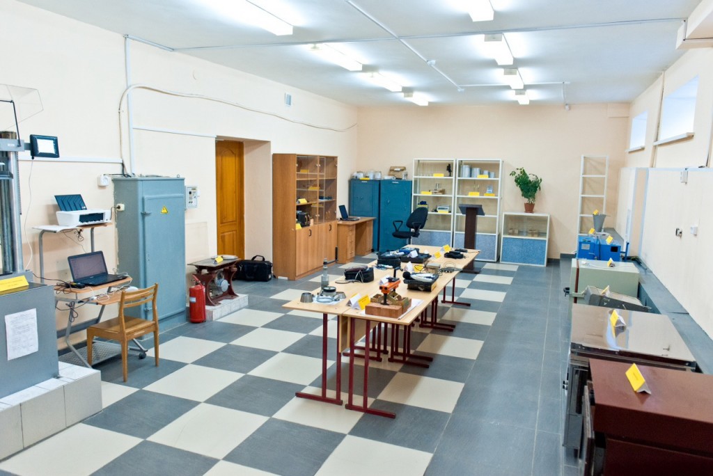 Новая научная лаборатория «Испытания строительных материалов» открылась в КузГТУ