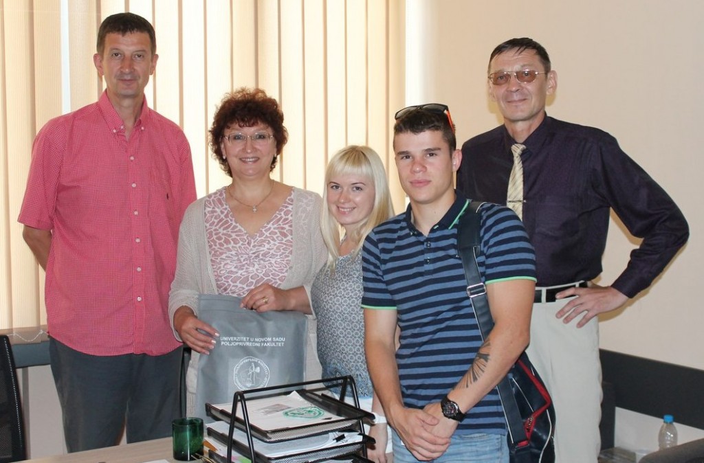 Студенты Кемеровского сельхозинститута изучают животноводческие технологии в Сербии