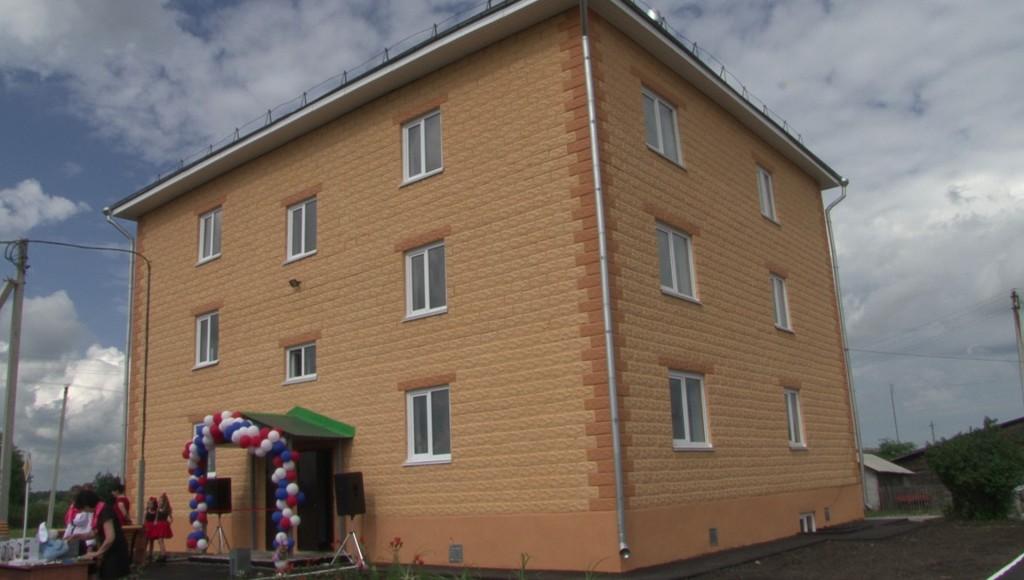 12 семей из Краснобродского отметили новоселье