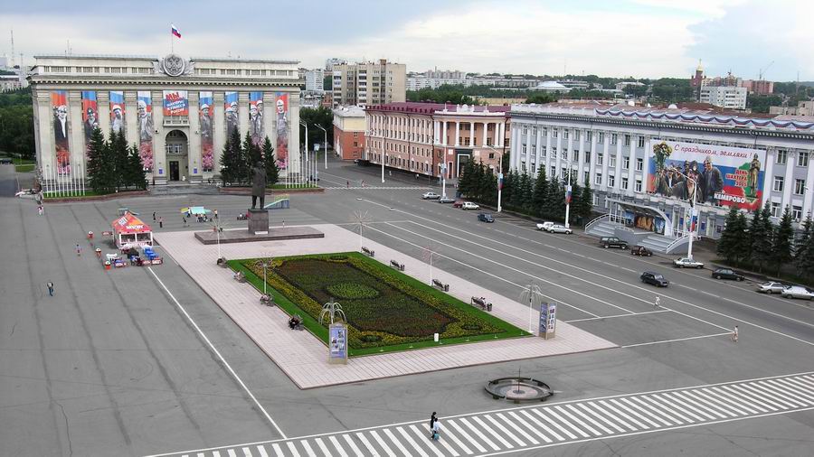 Двустороннее автодвижение открыто в круглосуточном режиме на площади Советов в Кемерове