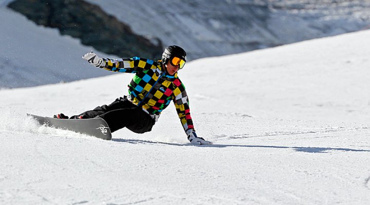 Юлия Лаптева стала первой в сноуборд-кроссе на I и II этапах кубка России по сноуборду, прошедших на Урале