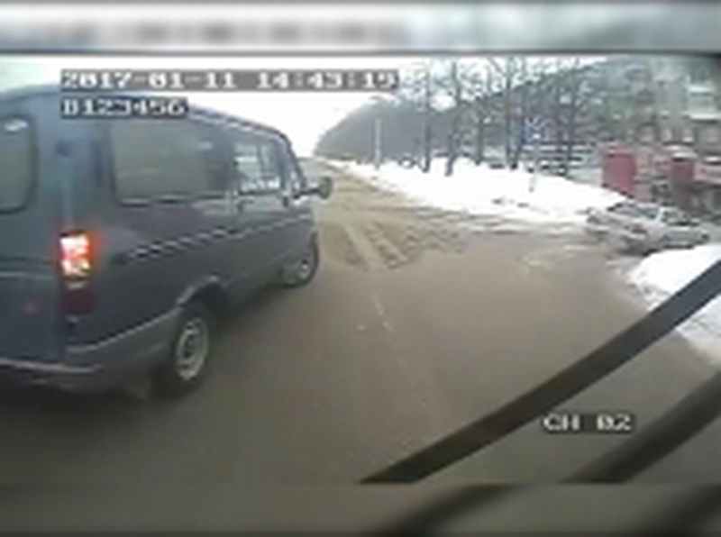 В Кемерово полицейские привлекли к ответственности водителя, по вине которого едва не пострадали пассажиры троллейбуса