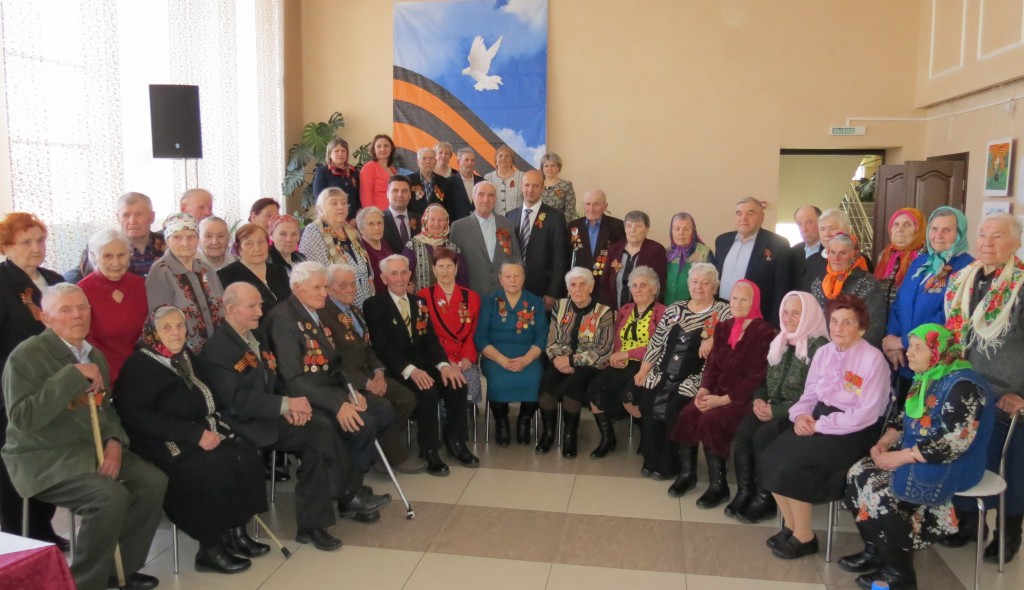 Ветераны Великой Отечественной войны принимают поздравления с наступающим Днем Победы