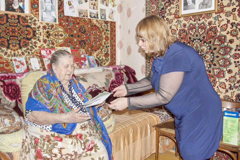 Труженик тыла из Березовского отметила 90-летие 
