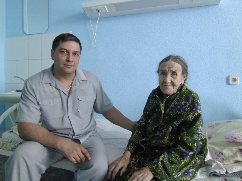 В Мариинске успешно проведена операция 102-летней жительнице Кузбасса 