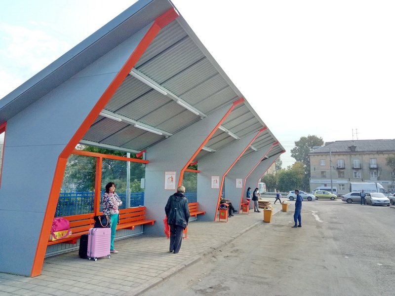 Современный навес в зоне высадки пассажиров смонтирован на Кемеровском автовокзале