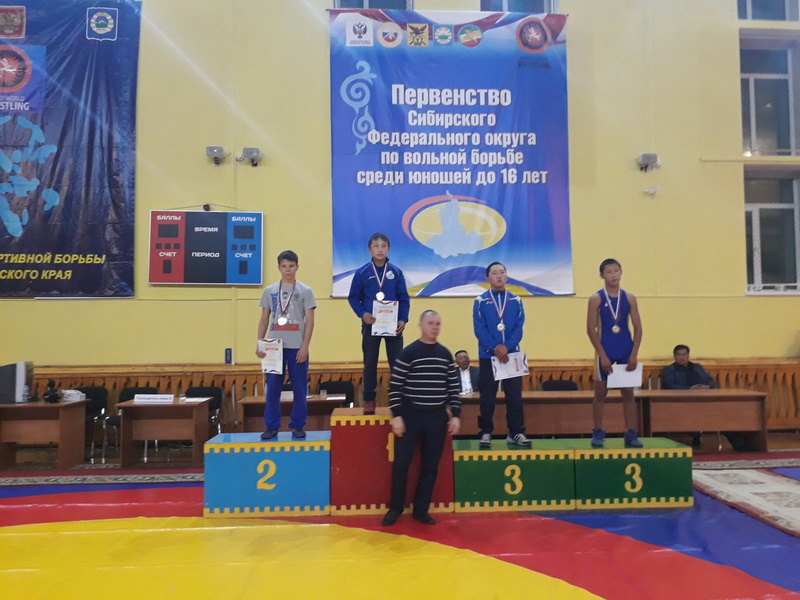 Кузбасские борцы выиграли пять медалей на первенстве СФО в Забайкальском крае