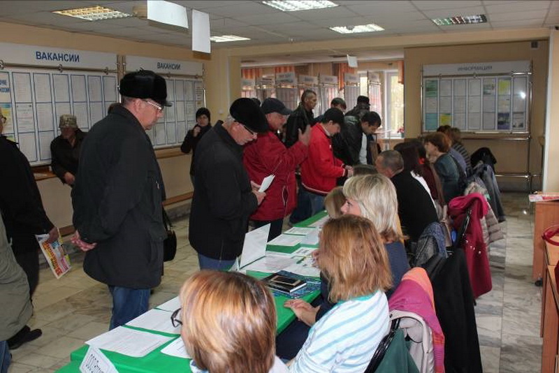Более 800 кубассовцев посетили многопрофильную ярмарку вакансий в Кемерово