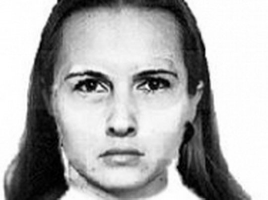 В Кемерово полицейские разыскивают мошенницу, обманувшую 12-летнюю девочку