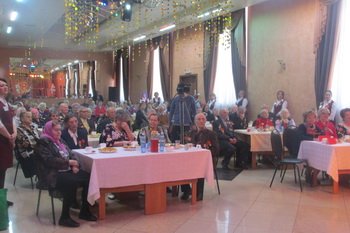 Ветеранам Великой Отечественной войны вручают продуктовые наборы к праздничному столу