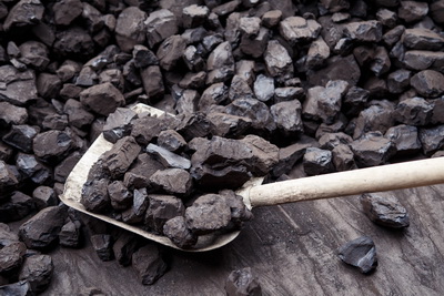 Акция по доставке благотворительного угля стартовала в девяти территориях области