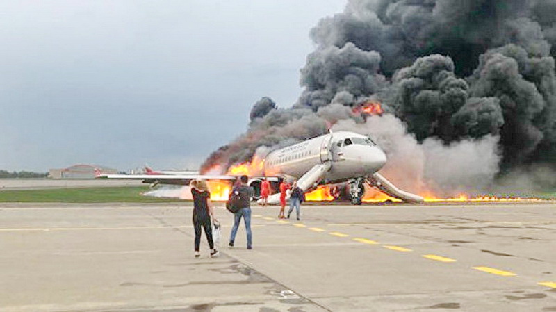 Кузбасс скорбит по погибшим на борту лайнера Superjet-100 в аэропорту «Шереметьево»