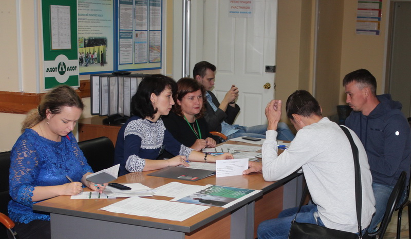 Почти 3,3 тыс. кузбассовцев с начала года смогли найти новую работу на ярмарках вакансий в службе занятости