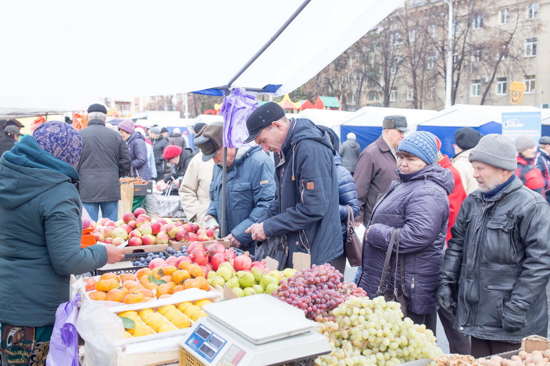 Кузбассовцы купили свежие продукты на сельхозярмарках