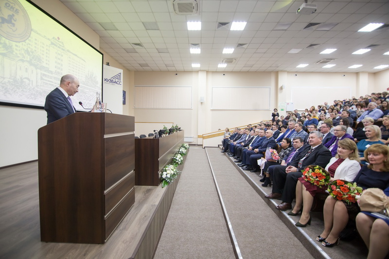 Кемеровский центр трансплантации отметил 50-летие со дня основания