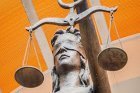 Житель Прокопьевска подозревается в растрате денег опекаемых сестер