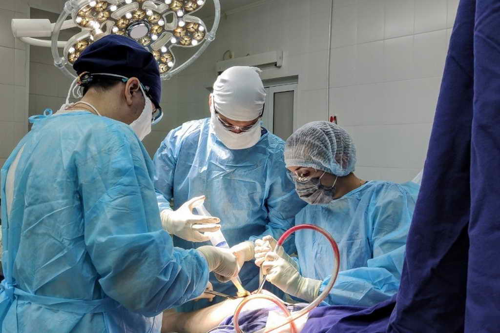 Кузбасские травматологи успешно прооперировали мужчину после ДТП