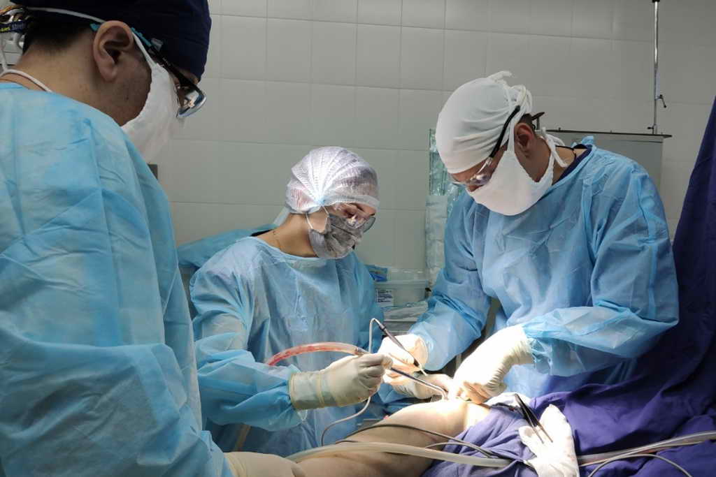 Кузбасские травматологи успешно прооперировали мужчину после ДТП