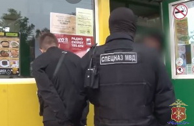 В Кемерово полицейские задержали подозреваемых в сбыте фальшивых банкнот