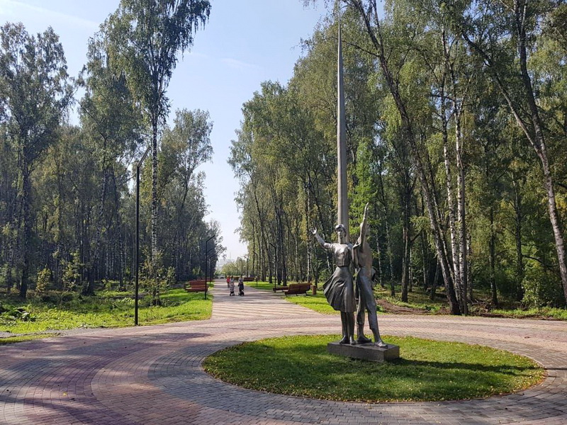 В Кемерово отремонтировали центральную аллею парка «Березовая роща»