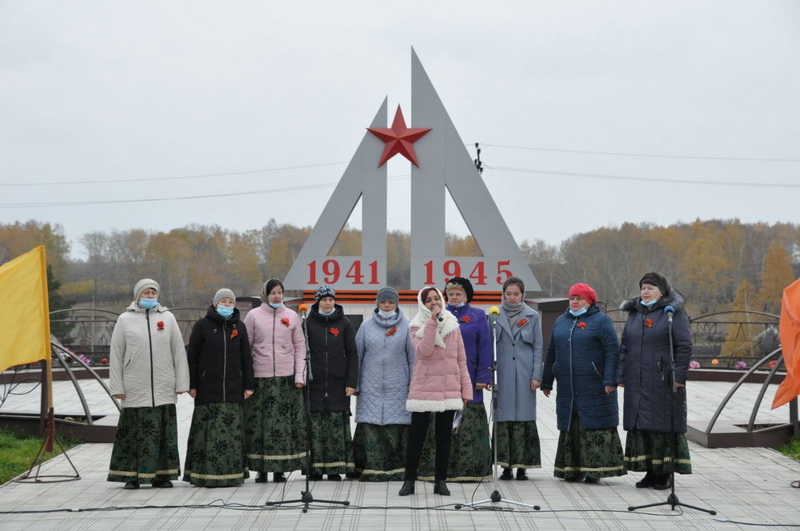 В поселке Свердловский открыли Сквер Победы