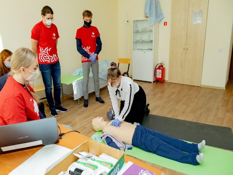 Кемеровские старшеклассники знакомятся с медициной 