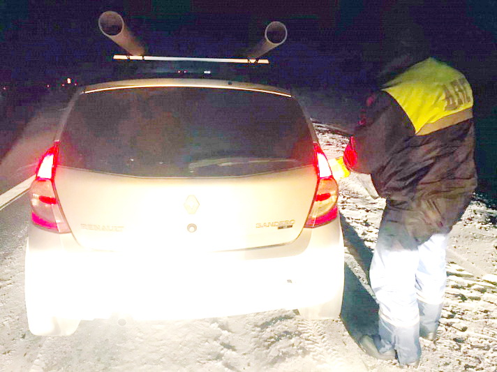 В Прокопьевском районе полицейские оказали помощь водителю 