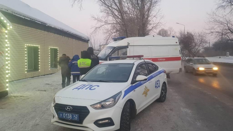 В Новокузнецком районе полицейские спасли замерзавшего мужчину