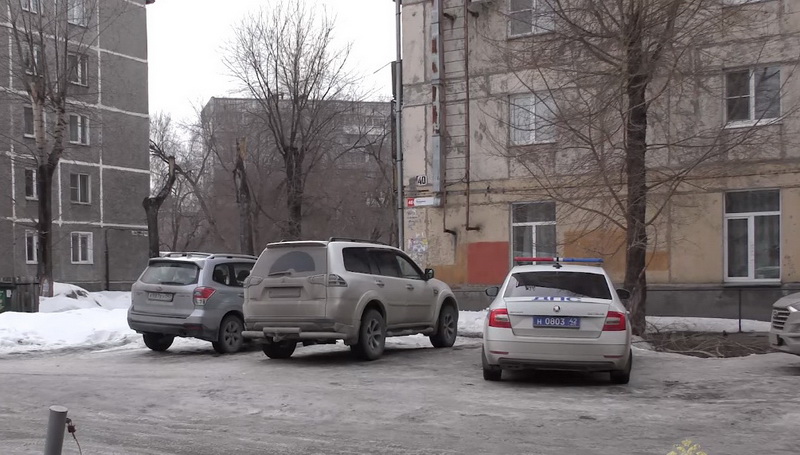 В Новокузнецке сотрудники ГИБДД помогли пожилой женщине 